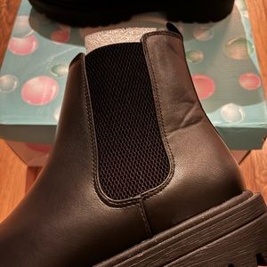 Soda Black Jeffery Boots